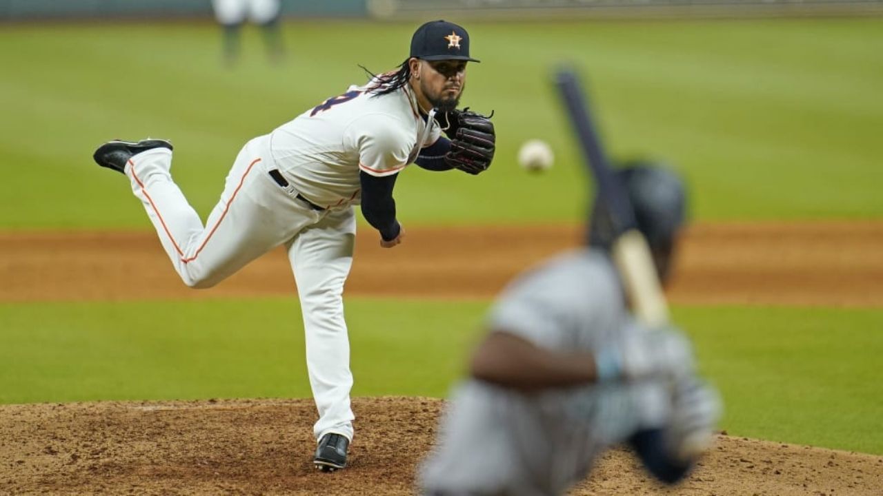 Houston, tenemos un problema: Mexicano Osuna va a la lista de lesionados