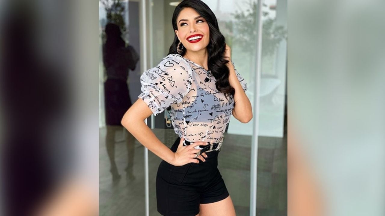 Kristal Silva, conductora de ‘VLA’, se luce como Cleopatra y enamora a todo TV Azteca