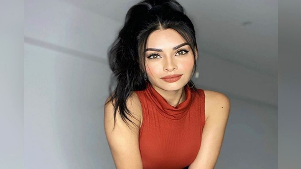 Kristal Silva enamora a todo Instagram con encantadora y muy coqueta foto