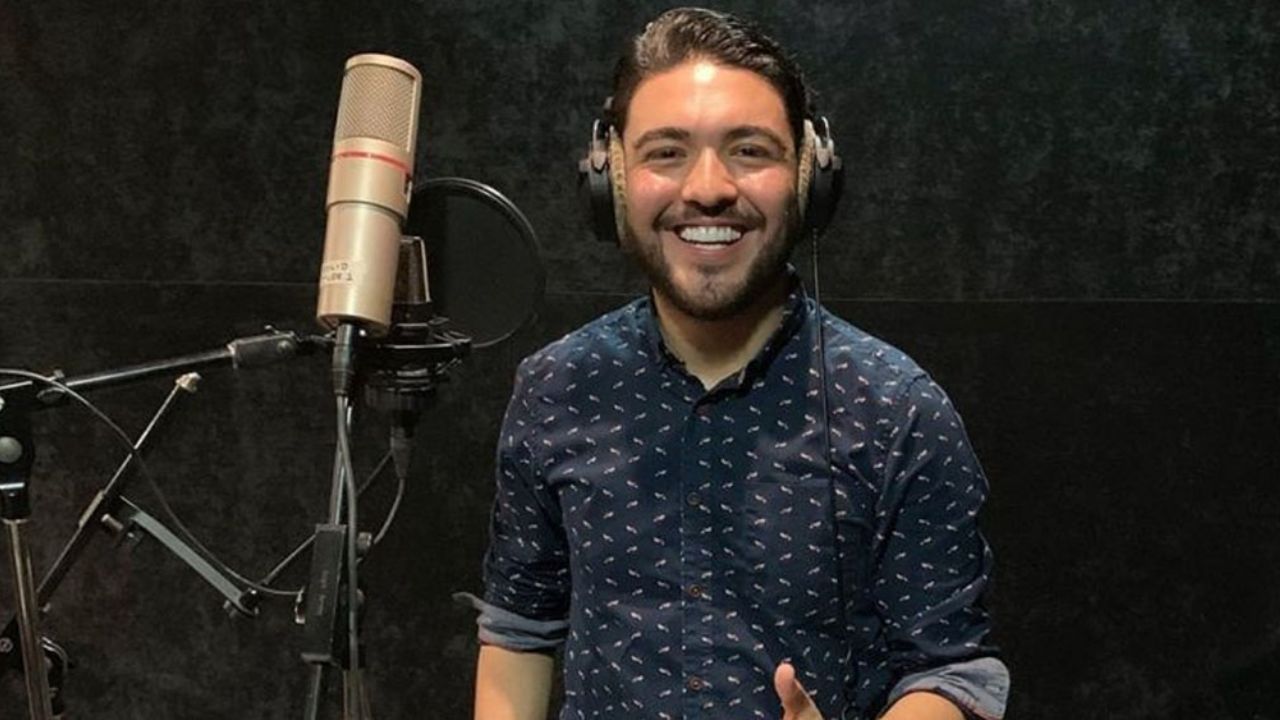 De cantante a conductor: Exvocalista de La Trakalosa triunfa en show de TV Azteca