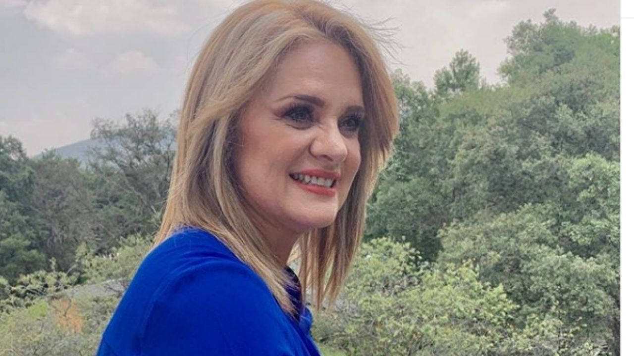 Érika Buenfil, sin tapujos, confiesa que no se va a la cama sola y en esta foto presenta a su acompañante