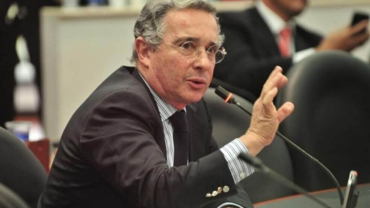 La Justicia de Colombia ordena la detención del expresidente, Álvaro Uribe Vélez