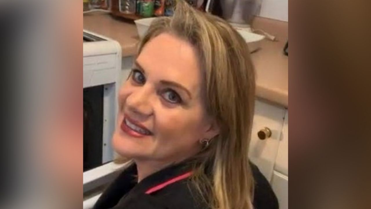 Érika Buenfil sabe que es viernes y lo festeja al ritmo de la Salsa: “Reina”