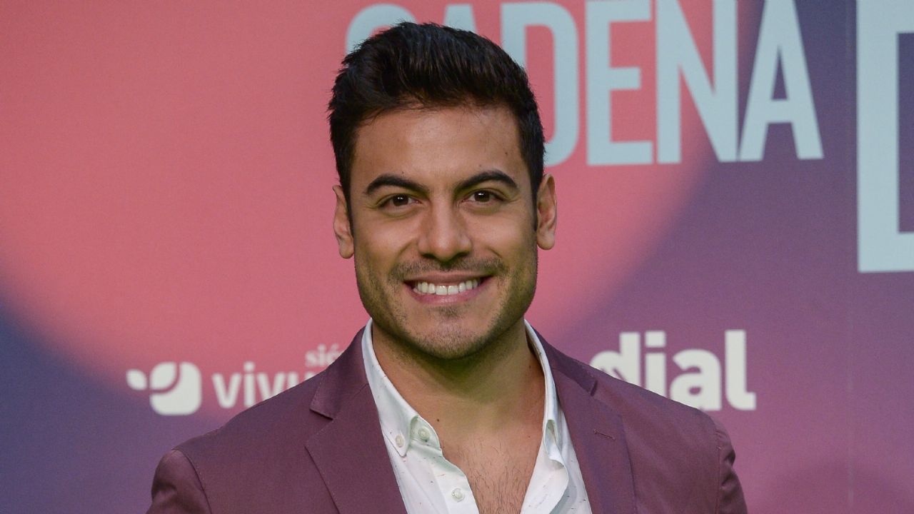 “Cada día más ella”: Carlos Rivera desata opiniones por su “afeminado” baile en TikTok