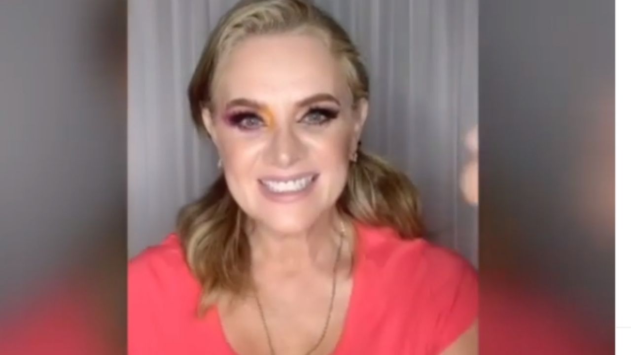 Érika Buenfil ‘la rompe’ en Instagram y TikTok al llenar su viernes de colores de esta manera