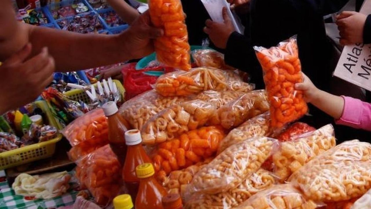 Morena busca que la comida chatarra sea prohibida para menores de edad