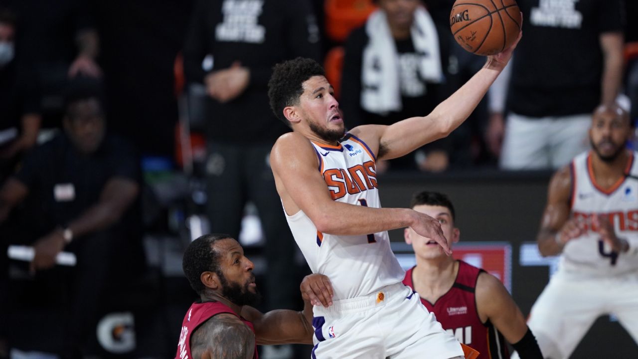 Los Suns siguen deslumbrando y mantienen racha invicta tras vencer a Miami