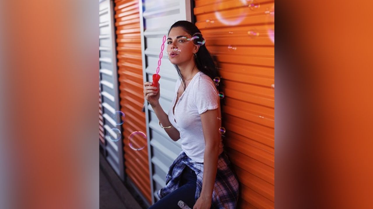 Livia Brito conquista Instagram en un espectacular ‘outfit’ negro que derrite a fans