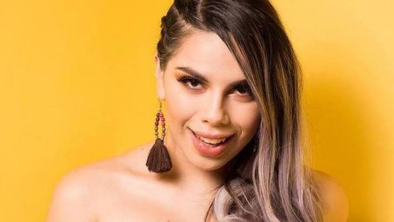 Lizbeth Rodríguez se atreve a bailar en un poste desde la calle y la devoran en redes: “Ridícula”