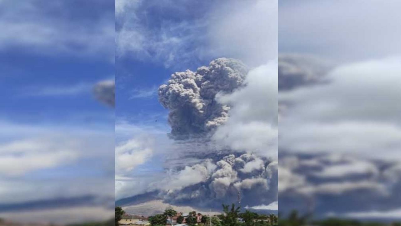 VIDEO: La impresionante erupción del volcán Sinabung en Indonesia