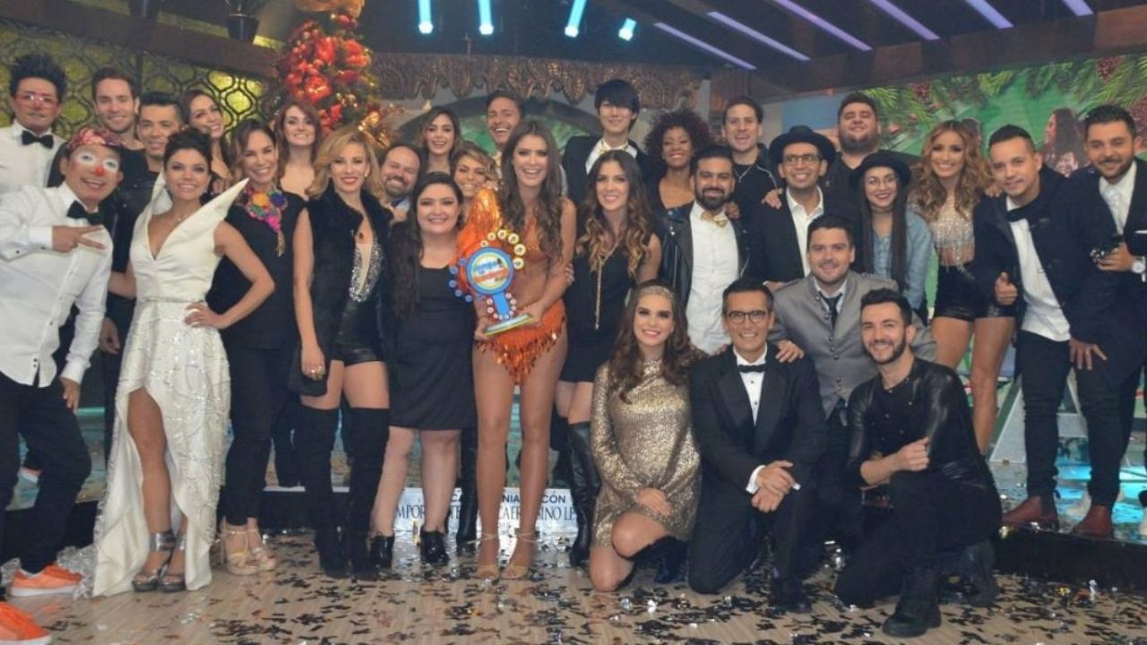Exconductor de ‘VLA’ confiesa que usó Tinder para ligar, ¿con actrices de TV Azteca?