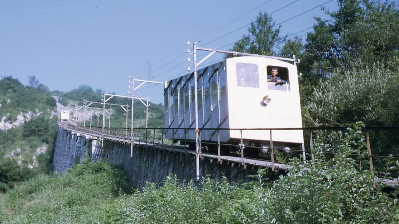 Funicular sufre accidente al suroeste de Francia tras un tornado; hay 15 heridos