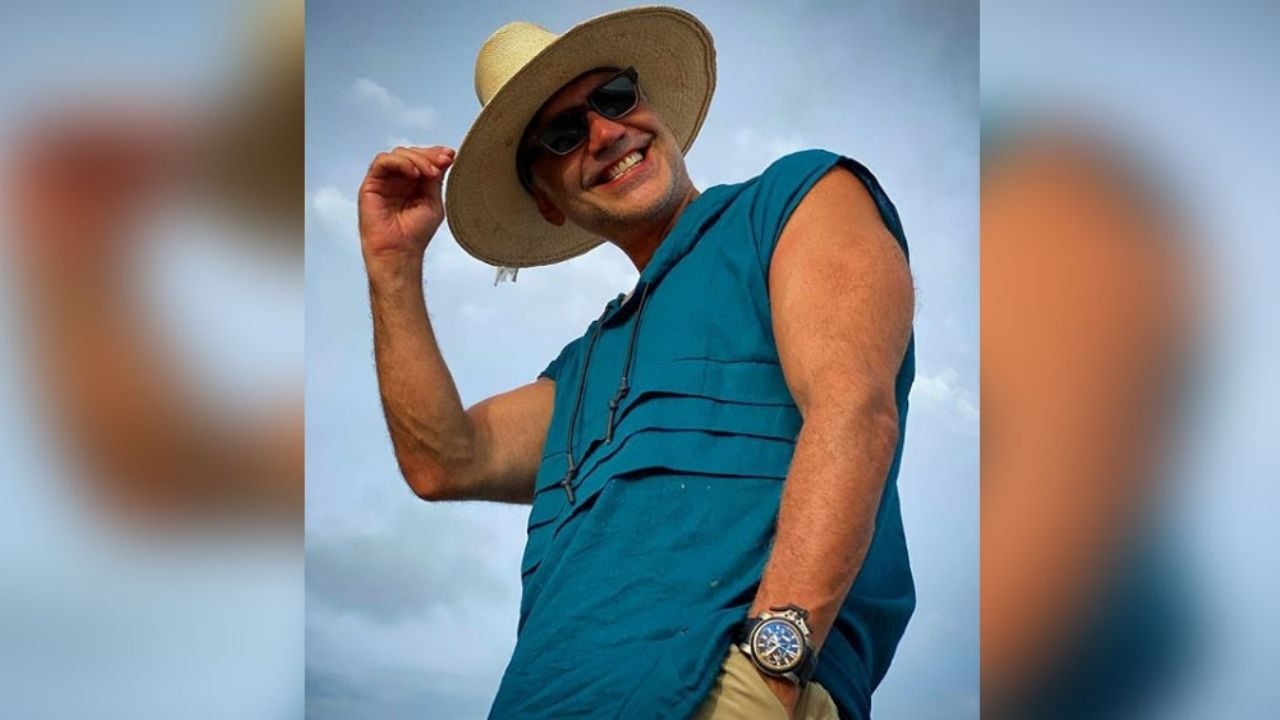 ‘El Potrillo’ modela sus increíbles dotes y roba desde corazones hasta suspiros