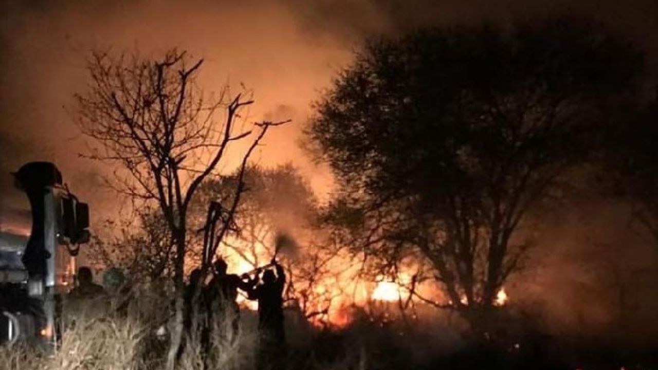 VIDEO: Voraz incendio forestal devora parte de un parque nacional en Kenia