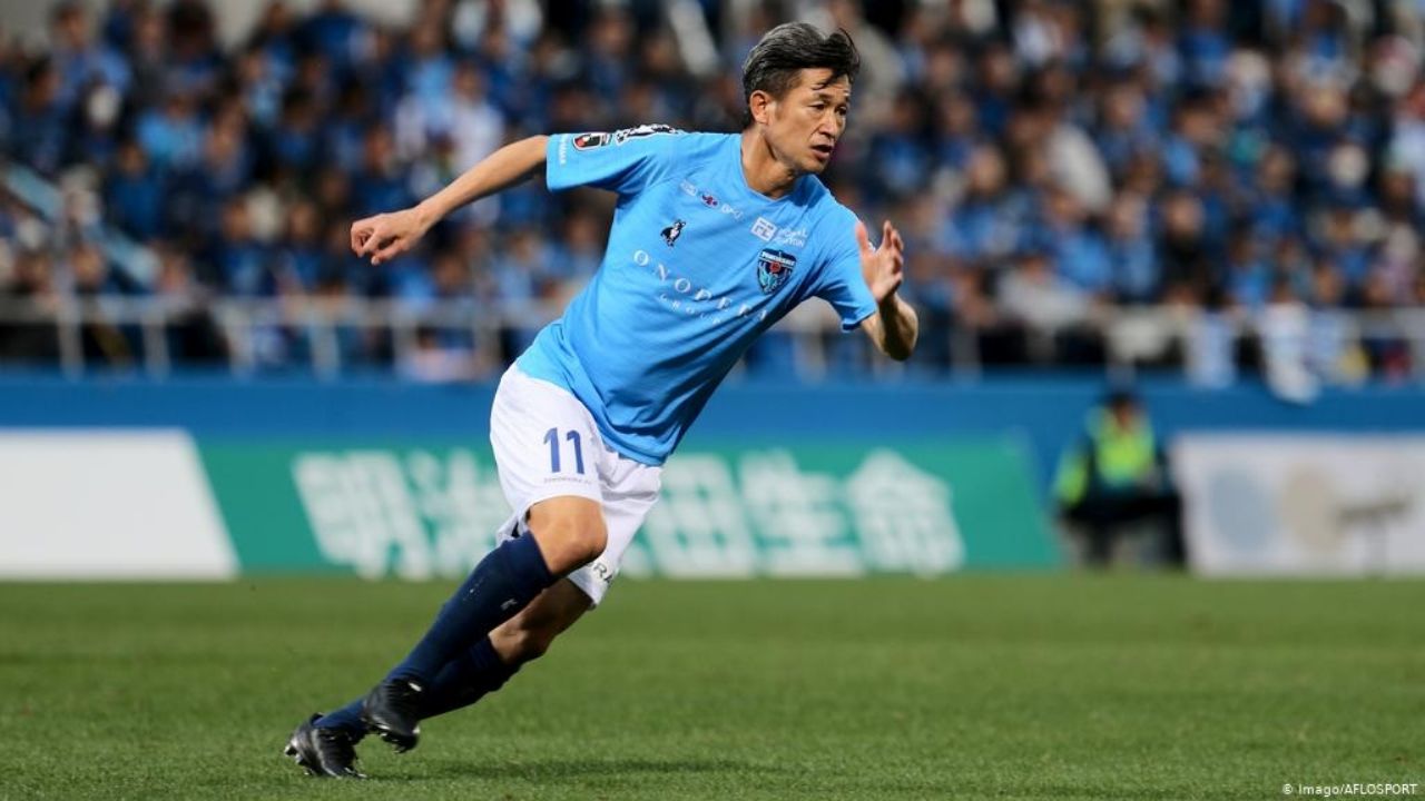 Miura, un ‘Supercampeón’ real: El futbolista más viejo en jugar un partido profesional