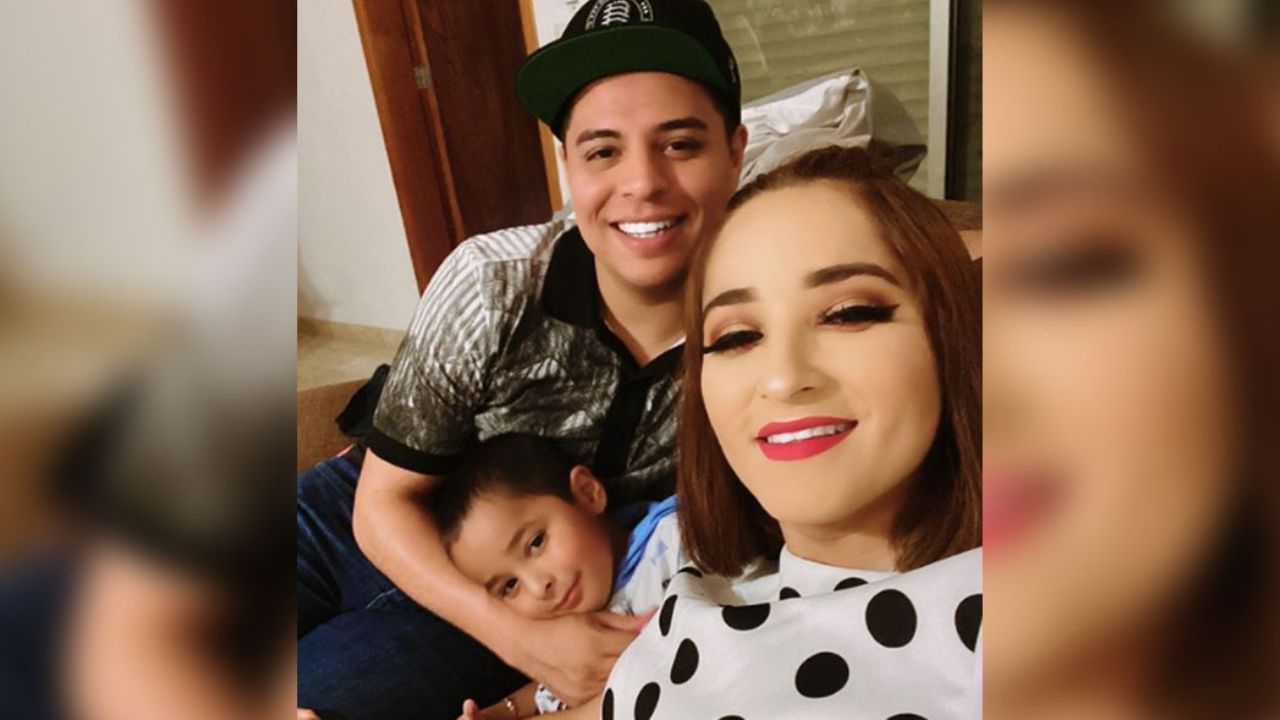 Vocalista de Grupo Firme conoce a su recién nacida por videollamada: “Un día me perdonarás”