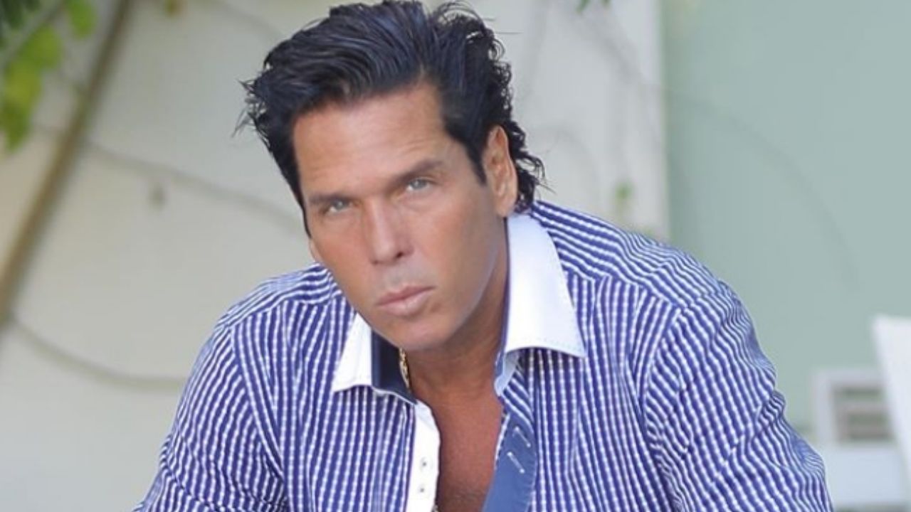 Tras vender saludos, actor vuelve a Televisa y exige a conductor de ‘Hoy’ ¡que no se le acerque!