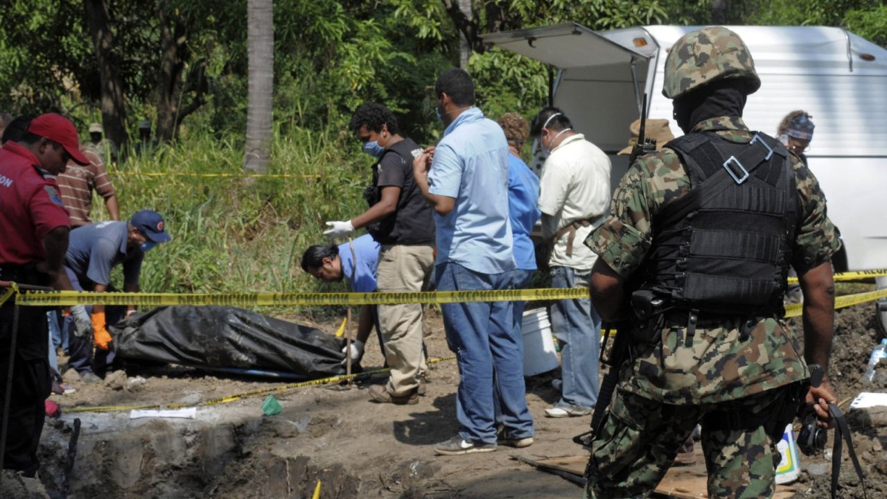 Guerrero: Realizan el hallazgo de 10 cuerpos en fosas clandestinas