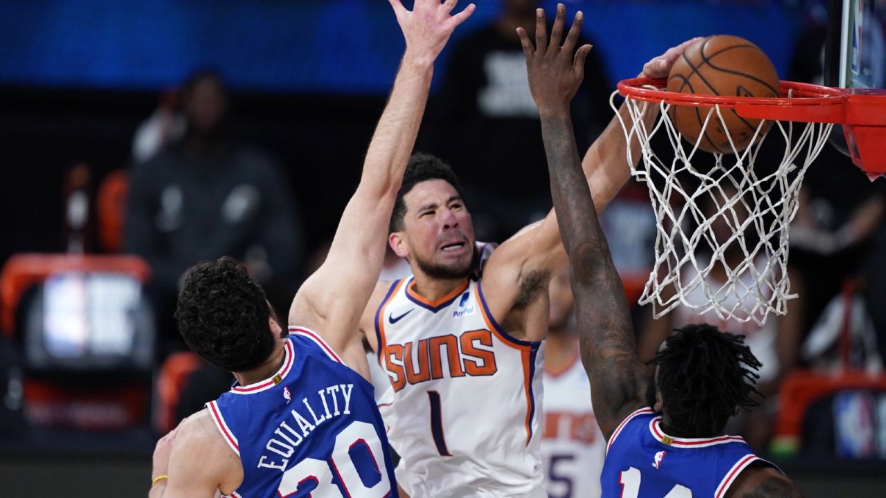 Los Suns siguen invictos tras la reanudación luego de ganarle a los 76ers