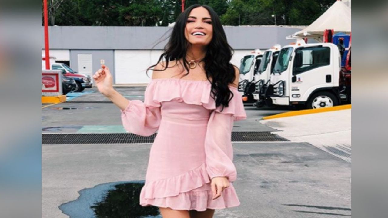 Joanna Vega-Biestro roba suspiros al lucir inquietante traje en ‘Sale el Sol’