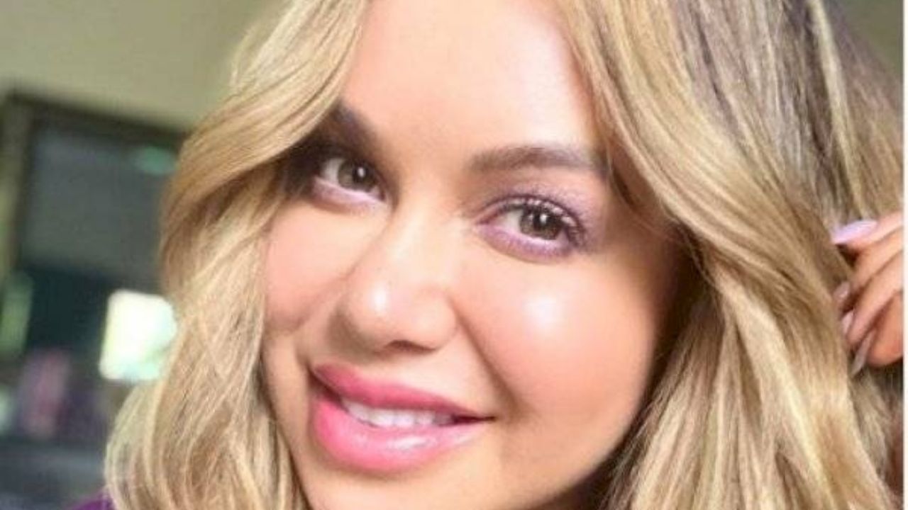 Se comen vivan a Chiquis Rivera por foto “sobre editada” en una tina mientras come fresas