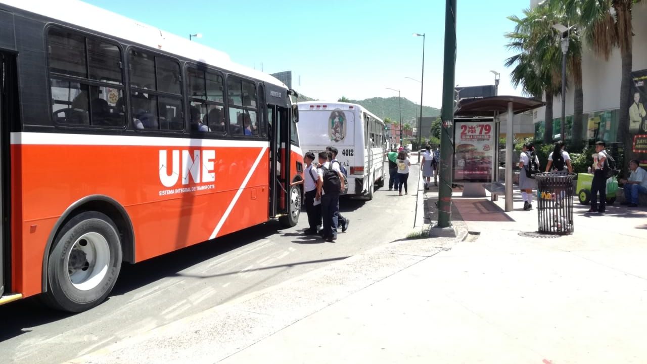 Unión de Usuarios solicita que haya más unidades de transporte en las horas pico