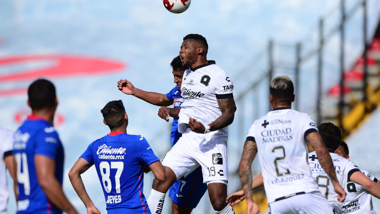 ¡Picotazo! Los Gallos Blancos le ponen freno a La Máquina del Cruz Azul