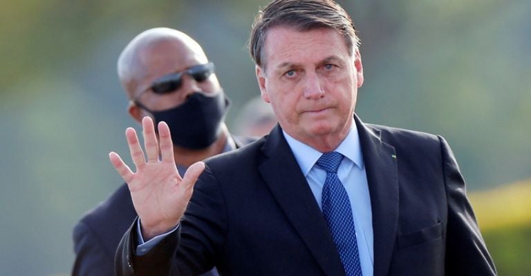 Defensa de Bolsonaro solicita prisión domiciliaria por salud