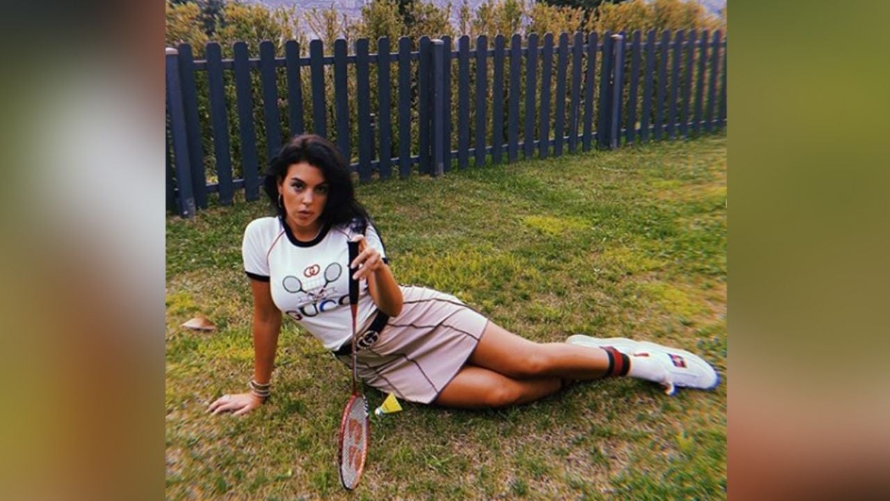 Georgina, novia de Cristiano Ronaldo, cautiva al asolearse en exquisito ‘outfit’ blanco