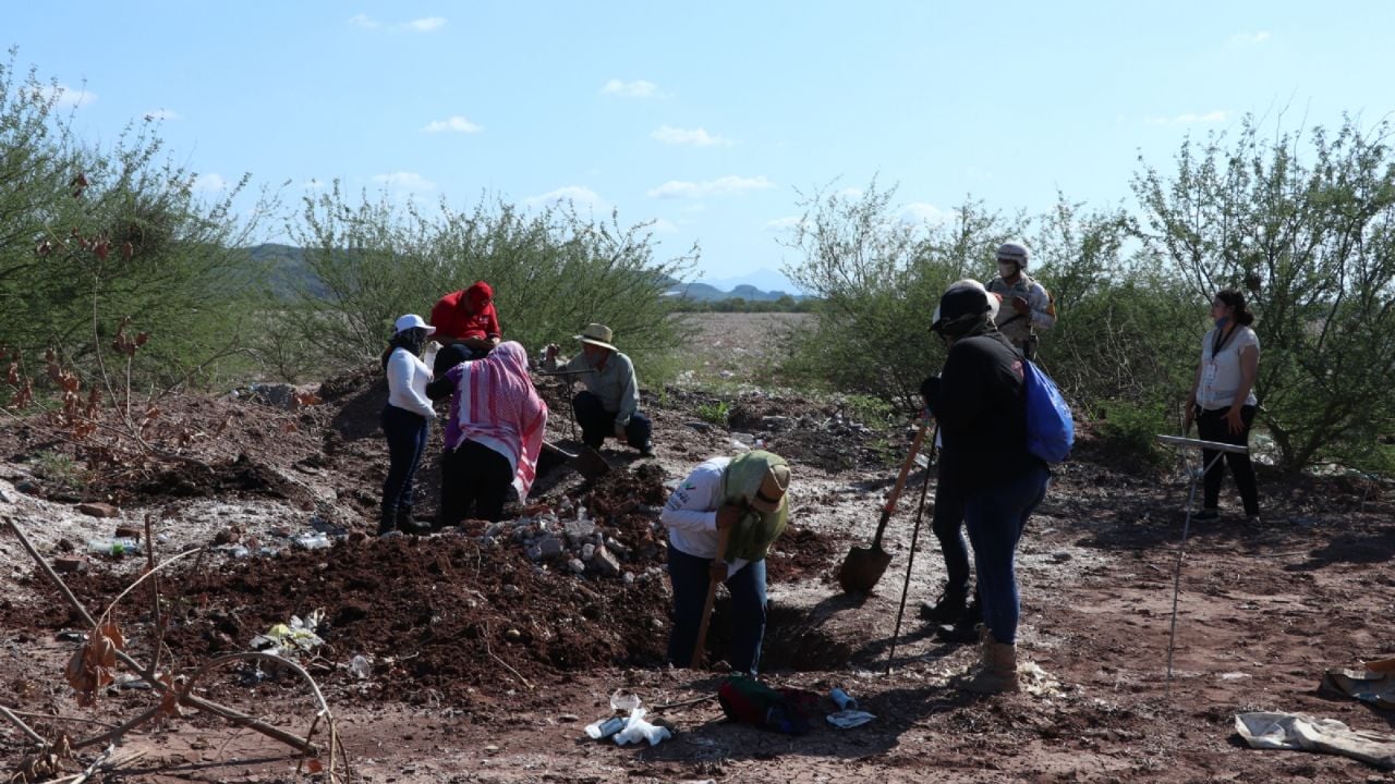 Madres Buscadoras de Sonora visitan Ciudad Obregón y encuentran huesos calcinados