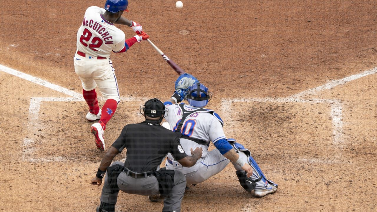 McCutchen cumple como emergente y lidera remontada de Filis ante Mets
