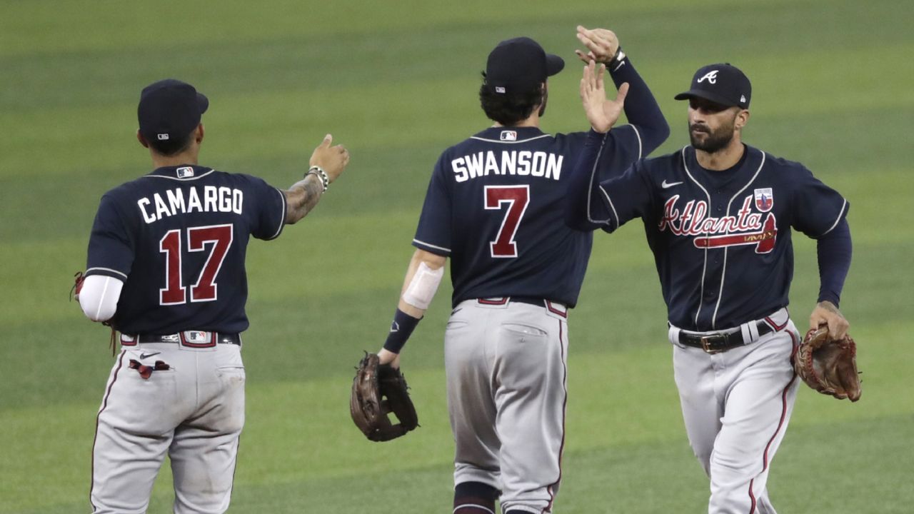 Guiados por el bate de Markakis, los Bravos pintan de blanco a los Marlins