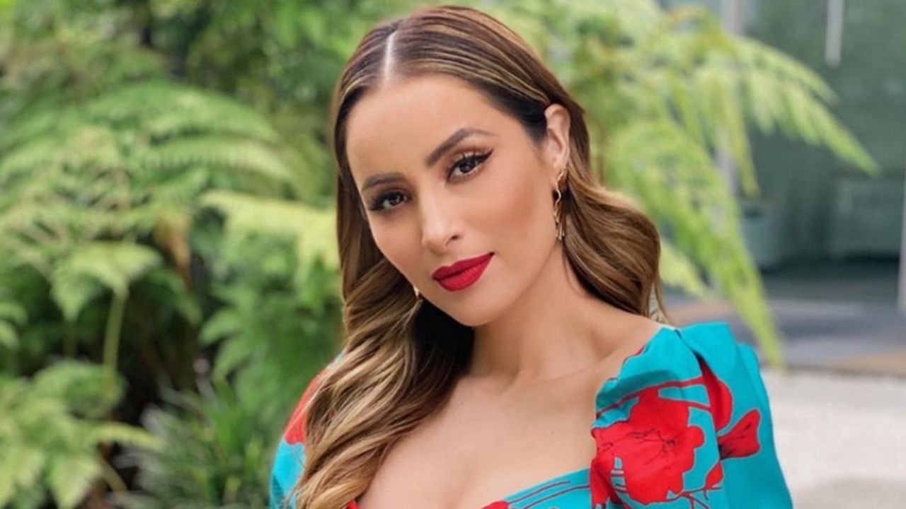 Cynthia Rodríguez se roba las miradas en Instagram con explosivo vestido azul