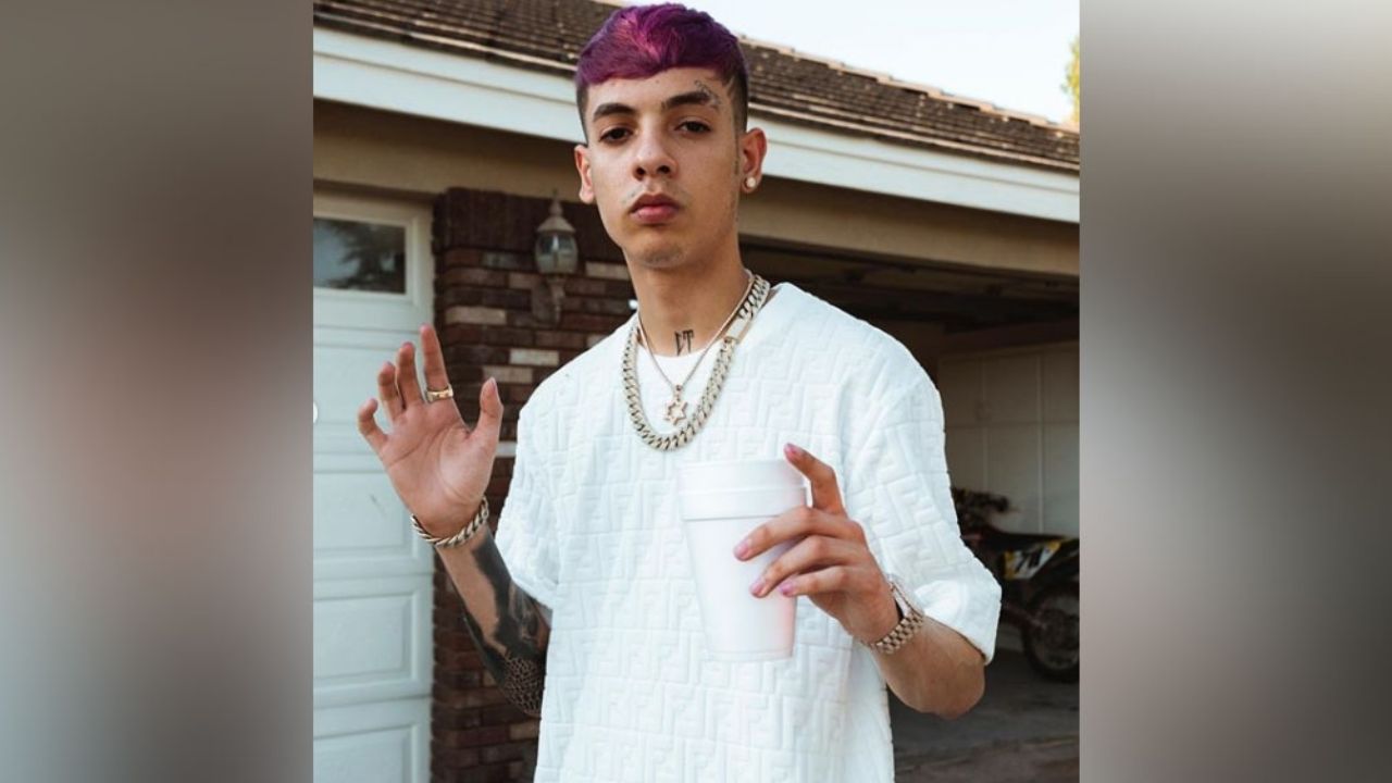 ¿Borrachos? Natanael Cano y su hermano son detenidos en aeropuerto de Los Ángeles