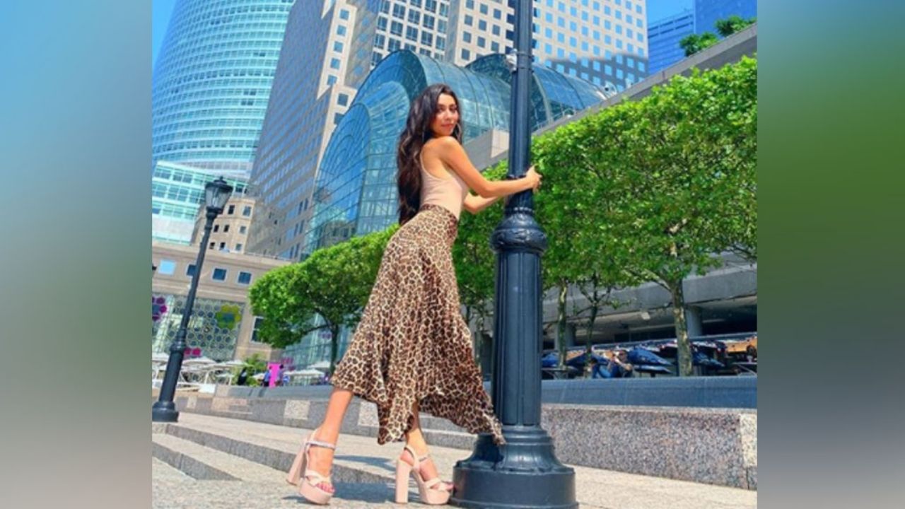 Alison Solís, hija de ‘El Buki’, cautiva al disfrutar del verano desde la alberca