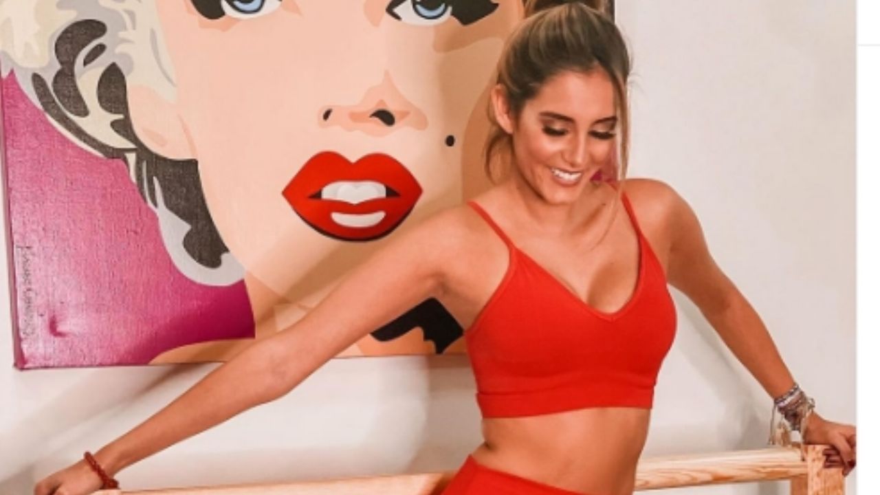 Bárbara Islas de ‘Cuéntamelo Ya!’ deleita pupilas al lucirse en coqueto ‘outfit’ azul