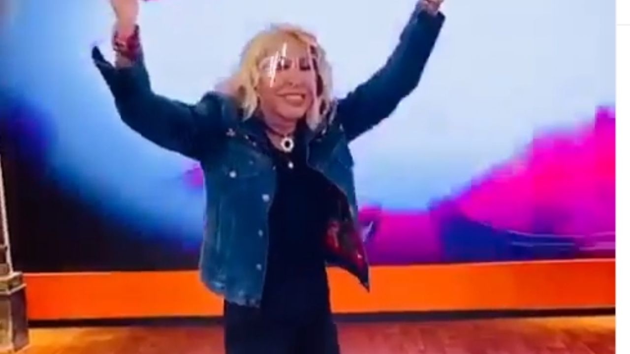 Laura Bozzo revoluciona el foro de Unicable al lucirse en tremendo baile al ritmo de Celia Cruz