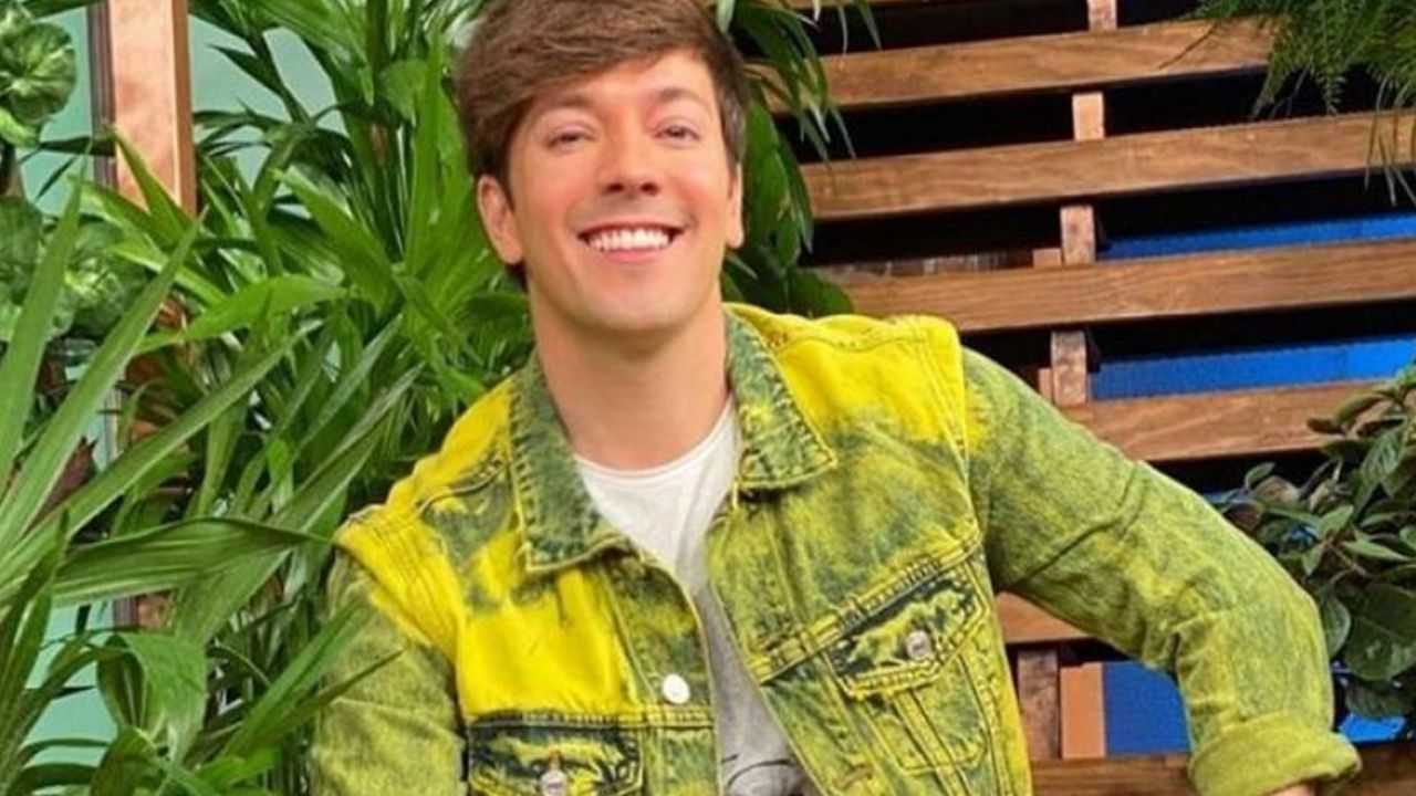 Conductor de ‘VLA’ se burla de Roger González y sus fotos en redes: “Puro Photoshop”