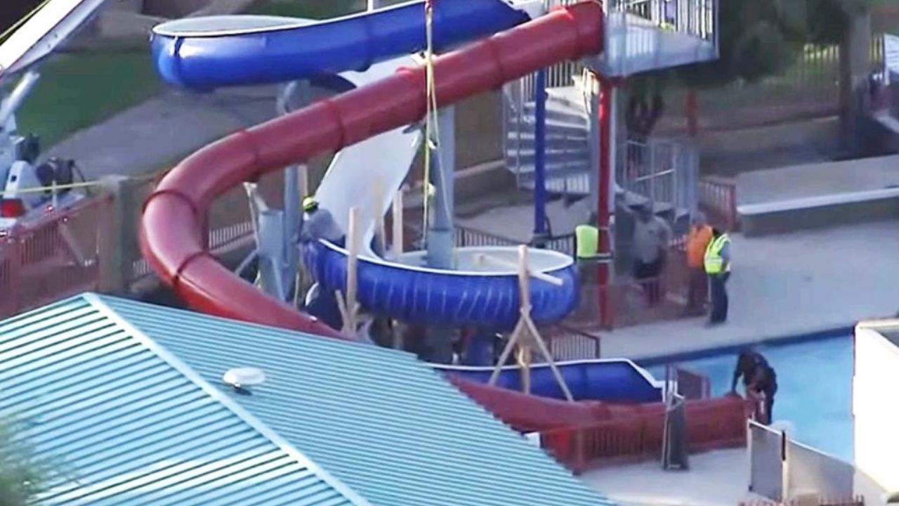 Hombre muere dentro de tobogán acuático de Arizona tras quedar atorado