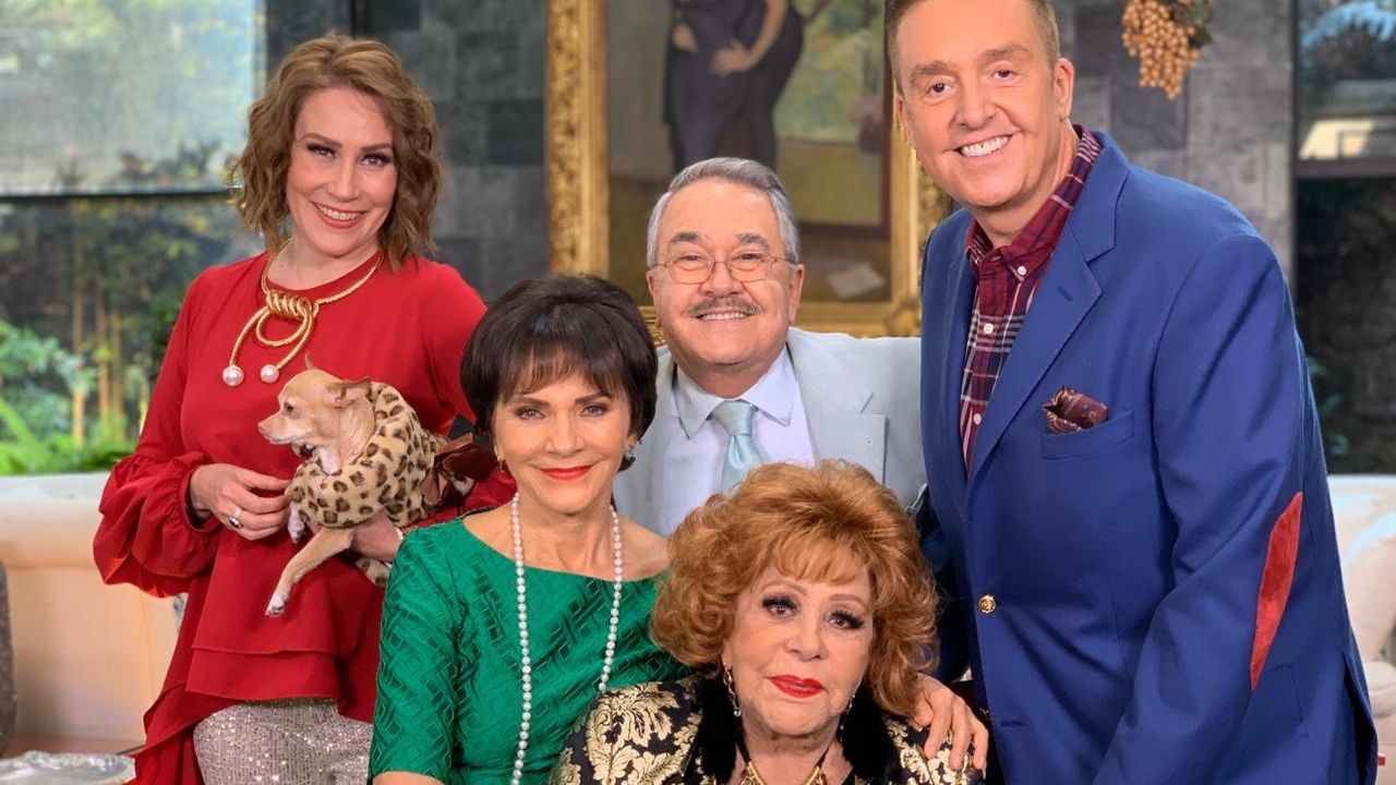 Golpe a TV Azteca: Se van contra ‘Ventaneando’ y Pati Chapoy; piden salga del aire