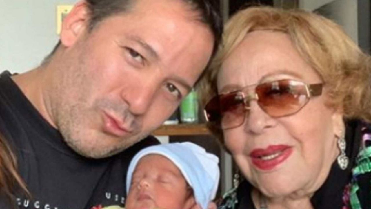 Tras destrozar a chofer de Silvia Pinal, su hijo pide alto a polémica:”Denigra la imagen de mi mamá”