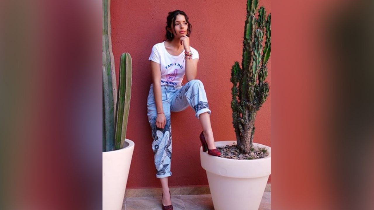 Ángela Aguilar paraliza todo Instagram al posar en transparente vestido