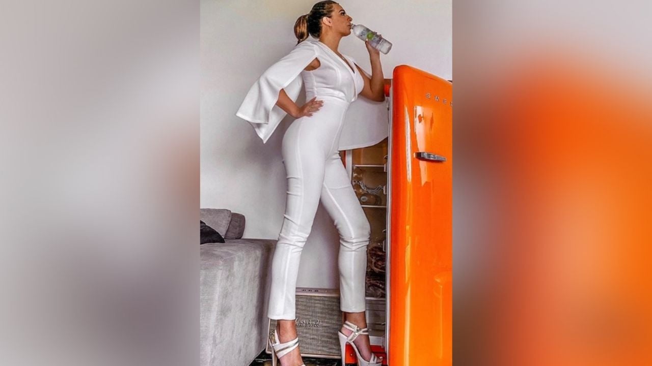 Cecilia Galliano encanta todo Instagram al bailar en enloquecedor vestido rojo