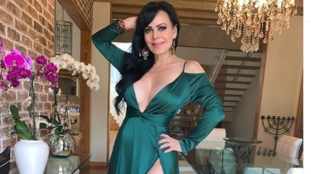 Maribel Guardia deleita pupilas en Instagram al lucir hermoso vestido rojo frente al espejo