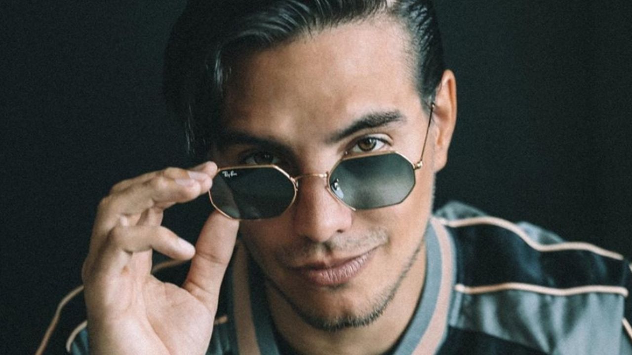 VIDEO: Vadhir Derbez impacta a sus fans de TikTok al cantar desde el baño