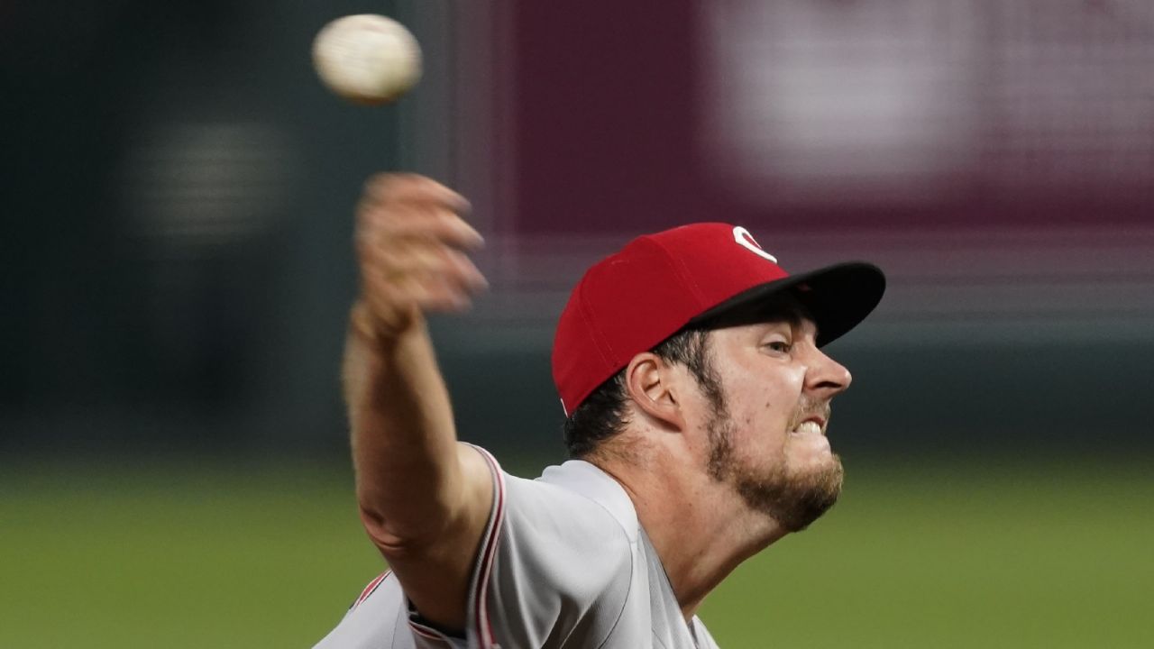 Bauer es de la realeza, tira ‘lechada’ para Rojos en contra de Kansas City