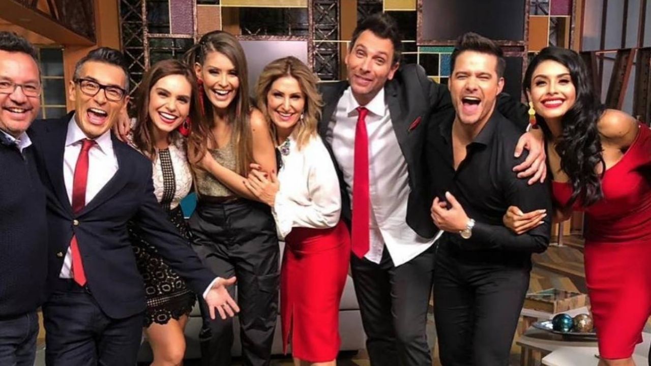 Golpe a ‘Hoy’: Tras dejar Televisa y traicionar a TV Azteca, querida conductora aparece en ‘VLA’