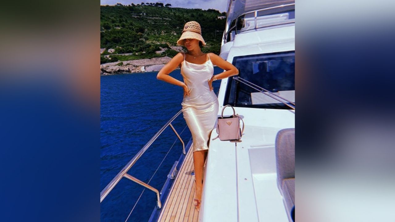 Georgina, novia de Cristiano Ronaldo, cautiva al posar en exquisito vestido blanco