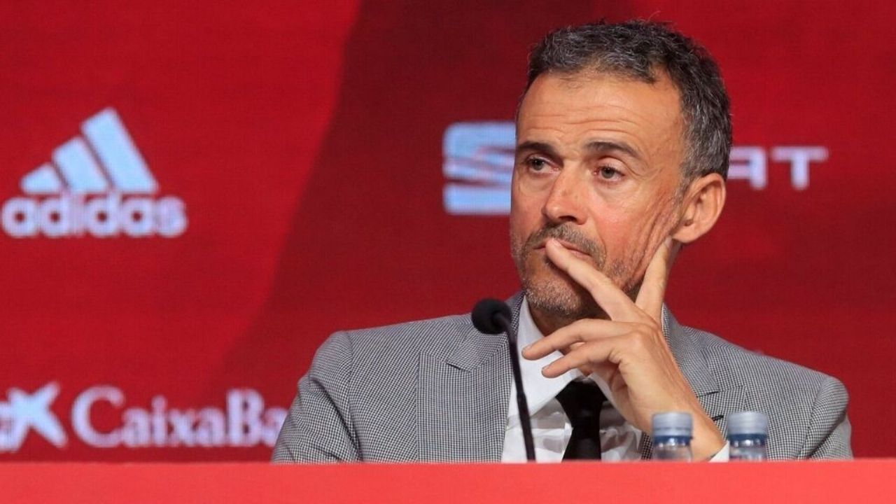 Cubrebocas con los nombres de jugadores: Así presentó Luis Enrique la nueva lista de España