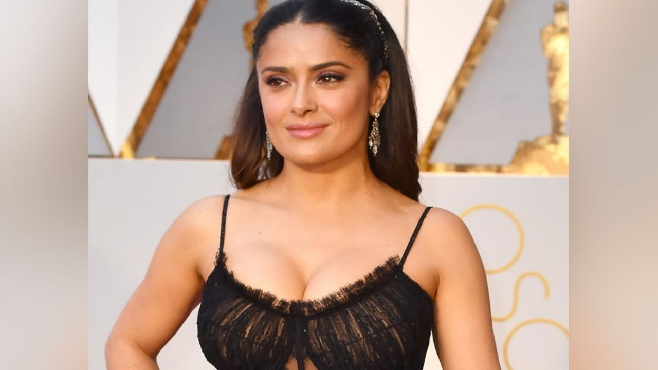 Salma Hayek deja boquiabierto a todo Instagram al presumir lo bien que luce a sus 53 años